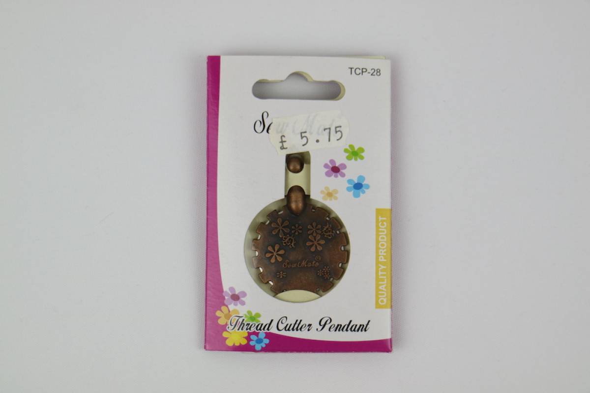 Thread Cutter Pendant by Sew Mate